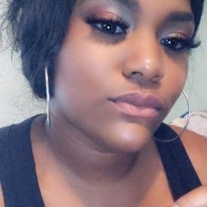 Meet your Posher, Dionna